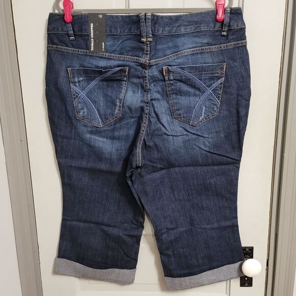 LANE Bryant Totally Cropped Dark Wash Jeans PETITE - Picture 5 of 5